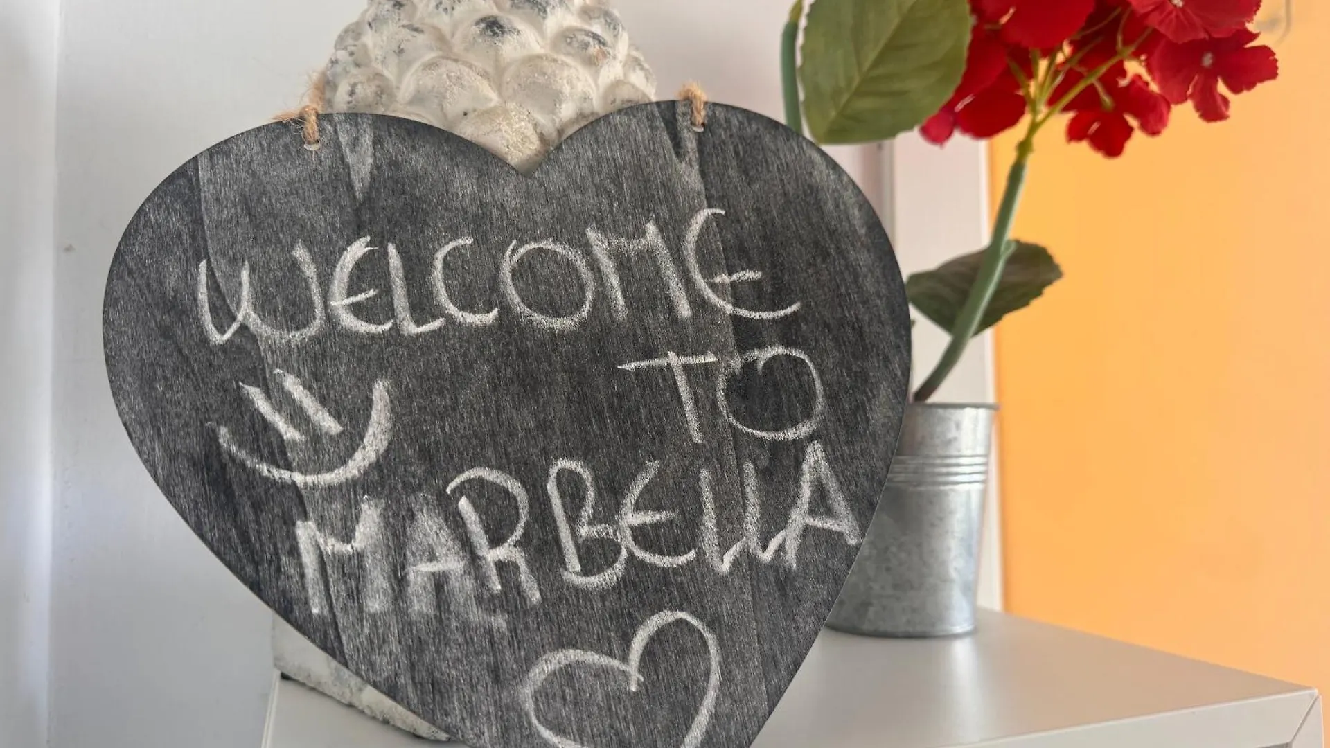 Mediterraneo Studio Front Beach - Eaw Homes Marbella